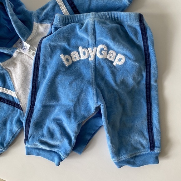 Baby Gap blue and white velour track suit 0-3 months - Picture 4 of 10
